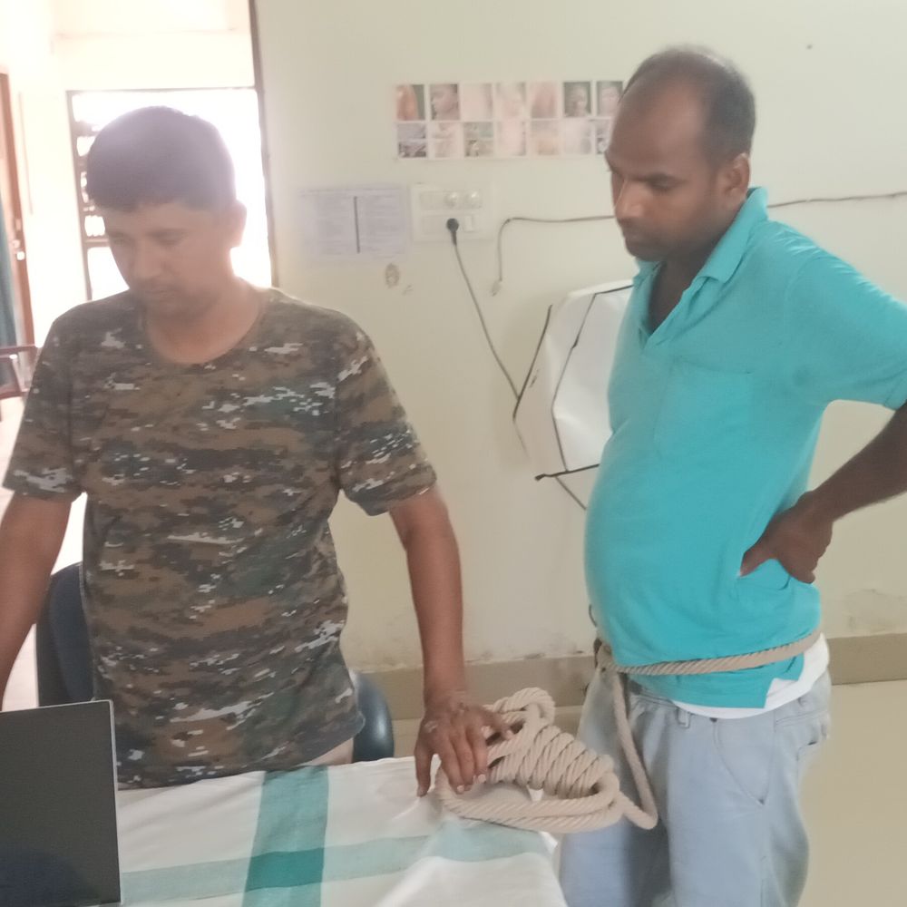 चोरौत में 45 बोतल नेपाली शराब के साथ तस्कर गिरफ्तार:पुलिस ने टेम्पो सवार रामकुमार महतो को न्यायिक हिरासत में भेजा