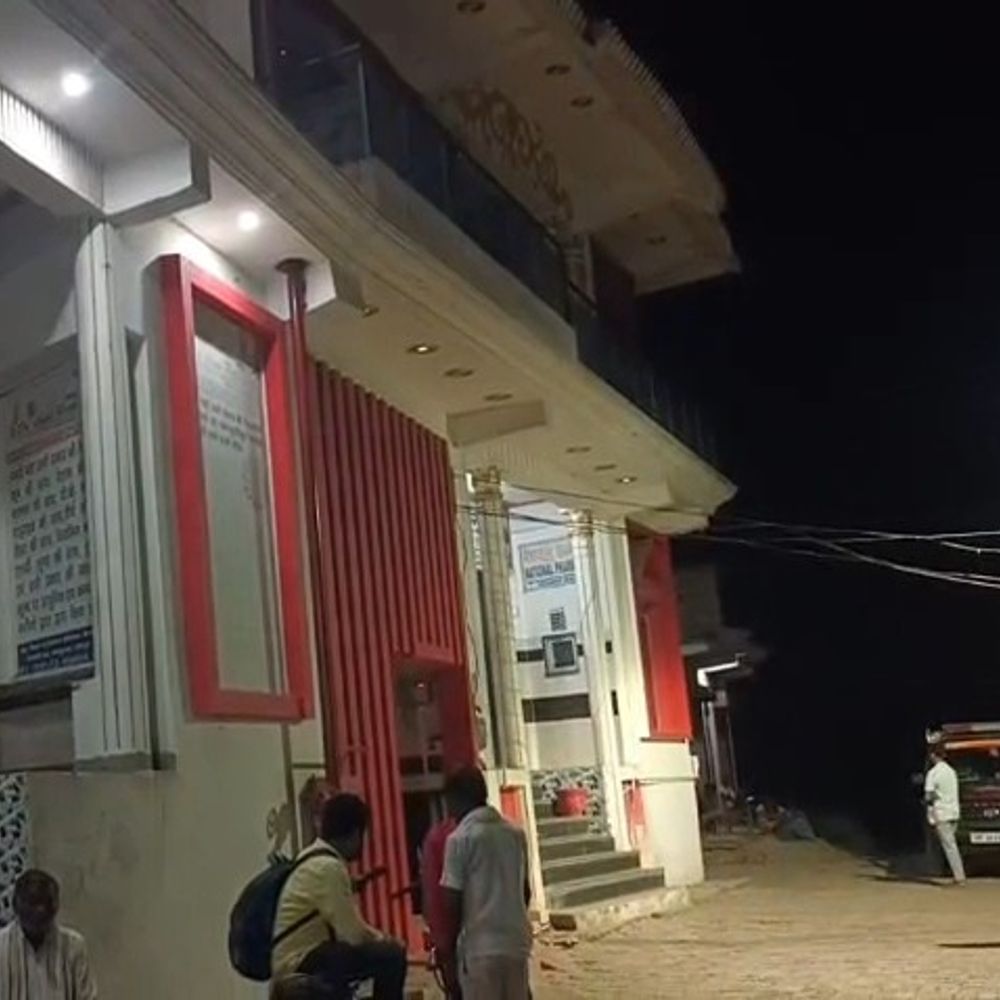 सीतापुर में गर्भवती महिला से मारपीट:प्रसव के दौरान मृत बच्ची का जन्म, पुलिस पर पक्षपात का आरोप