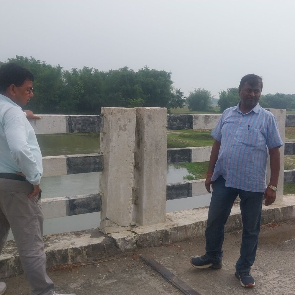 अररिया में 7.32 करोड़ का पुल धंसा:4 साल में ही कमजोर हुआ, आवागमन पर बढ़ा खतरा, कई गांवों के लिए लाइफलाइन