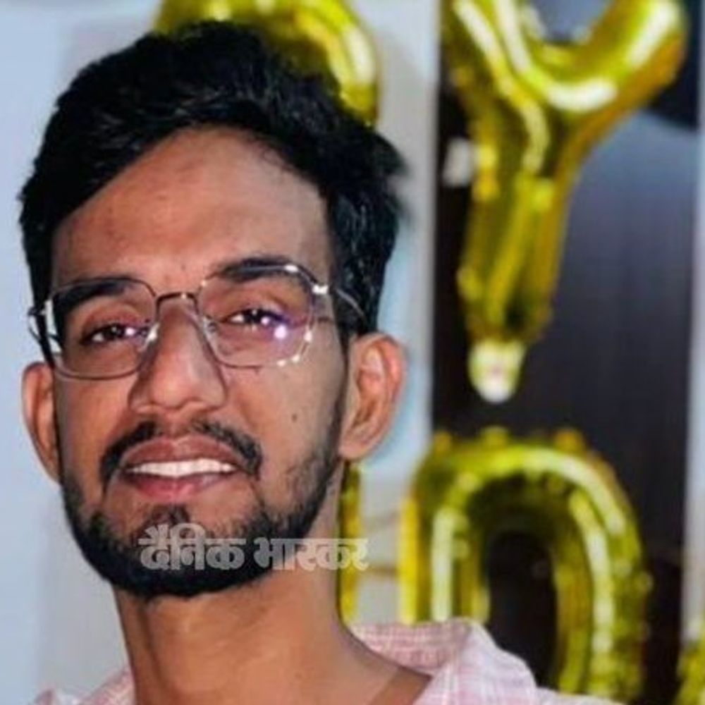 हांसी में पार्क के पास मिला युवक का शव:परिजन बोले- घर से मोबाइल लेकर निकला था; स्टेशन के पास मिली बाइक