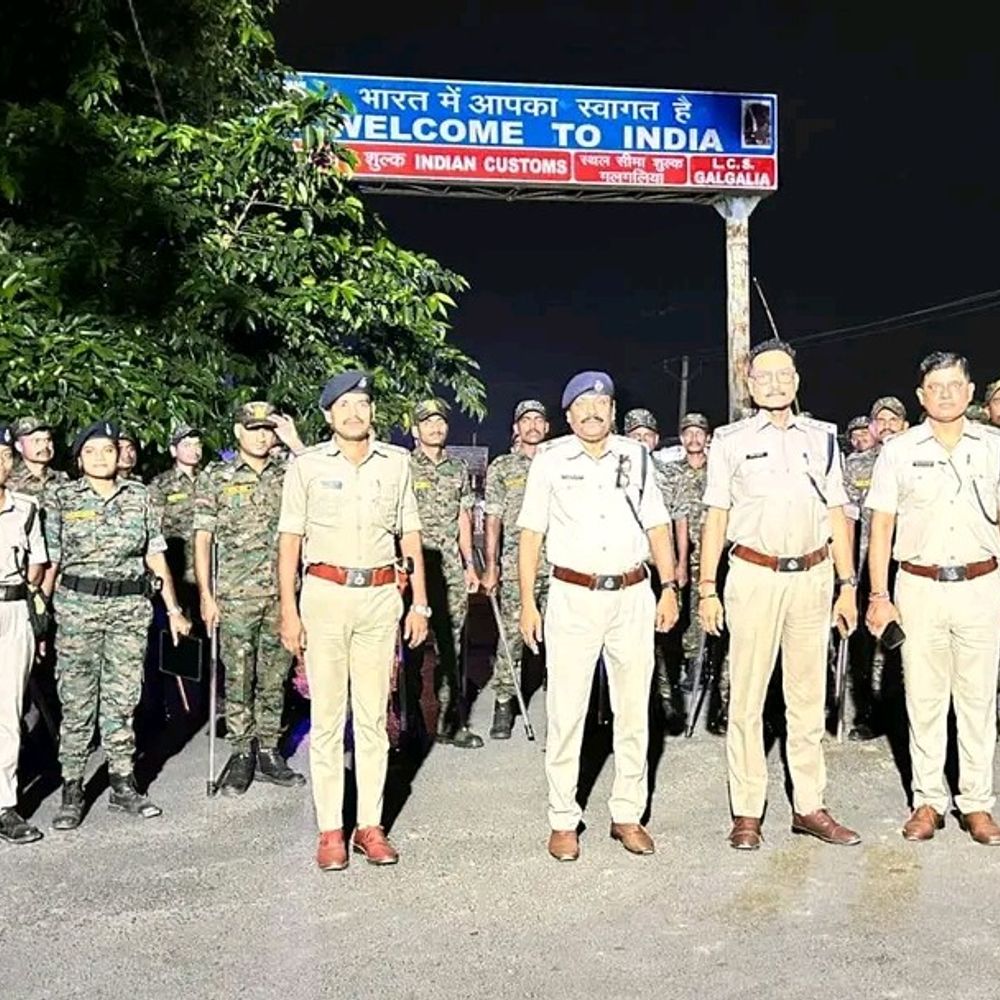 किशनगंज में बकरीद से पहले थानों मे फ्लैग मार्च:SP ने शांति की अपील की, अफवाह फैलाने वालों पर होगी कार्रवाई
