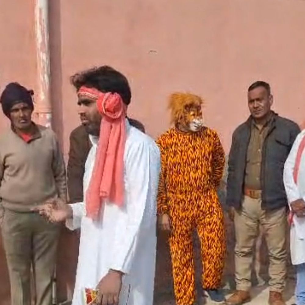बिजनौर गुलदार की दस्तक, वन विभाग ने शुरू किया अभियान:वीडियो और नुक्कड़ नाटक से लोगों को कर रहा है जागरूक, पिंजरे लगाकर पकड़े जा रहे हैं गुलदार