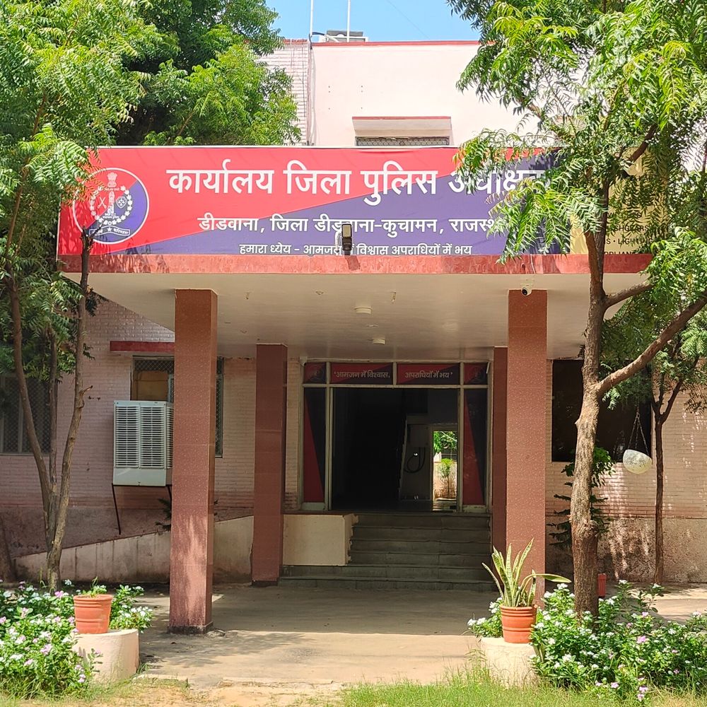 साइबर ठग गैंग का पर्दाफाश, 5 बदमाश गिरफ्तार:5 करोड़ से ज्यादा की ठगी का खुलासा, कार समेत सामान जब्त
