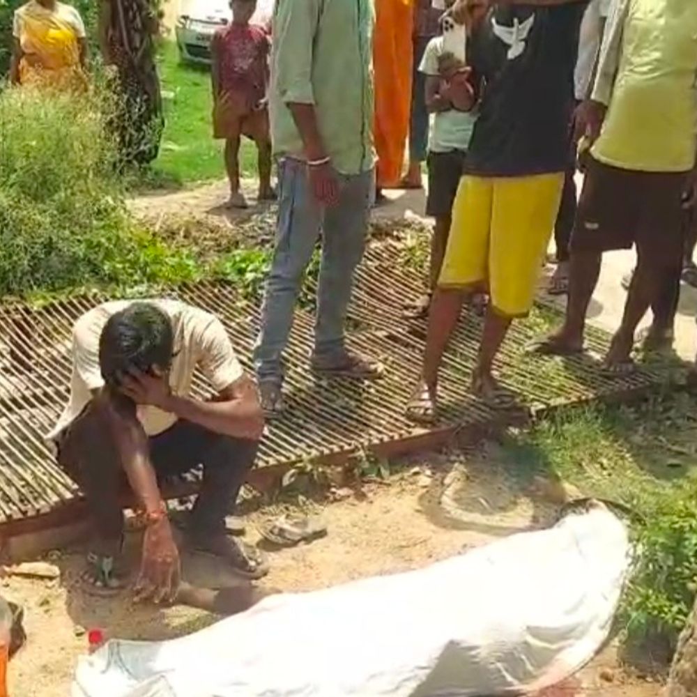 शेखपुरा में ताड़ के पेड़ से गिरकर व्यक्ति की मौत:ताड़ी उतारते समय पैर फिसलने से हुआ हादसा,दामाद बोला-लाइसेंस भी था