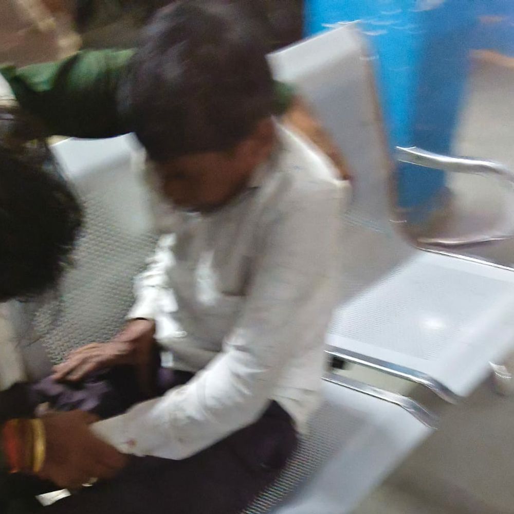 शाजापुर में ऑटो पलटा, तीन लोग गंभीर घायल:कुमारिया गेट के पास हुआ हादसा, सीएचसी में प्राथमिक उपचार के बाद रेफर