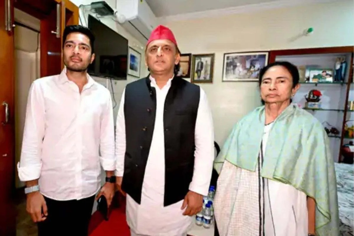 ममता बनर्जी से अखिलेश यादव की मुलाकात; चुनाव से पहले सपा और TMC के बीच राजनीतिक तालमेल को लेकर चर्चा तेज