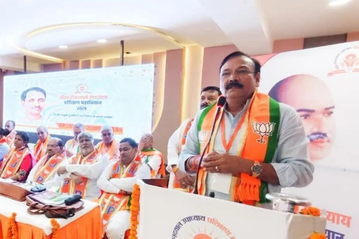 ‘घरों में शिफ्ट में सो सकते हैं तो नमाज क्यों नहीं पढ़ सकते’, BJP सांसद बोले- कुर्बानी परंपरा में सुधार की जरूरत