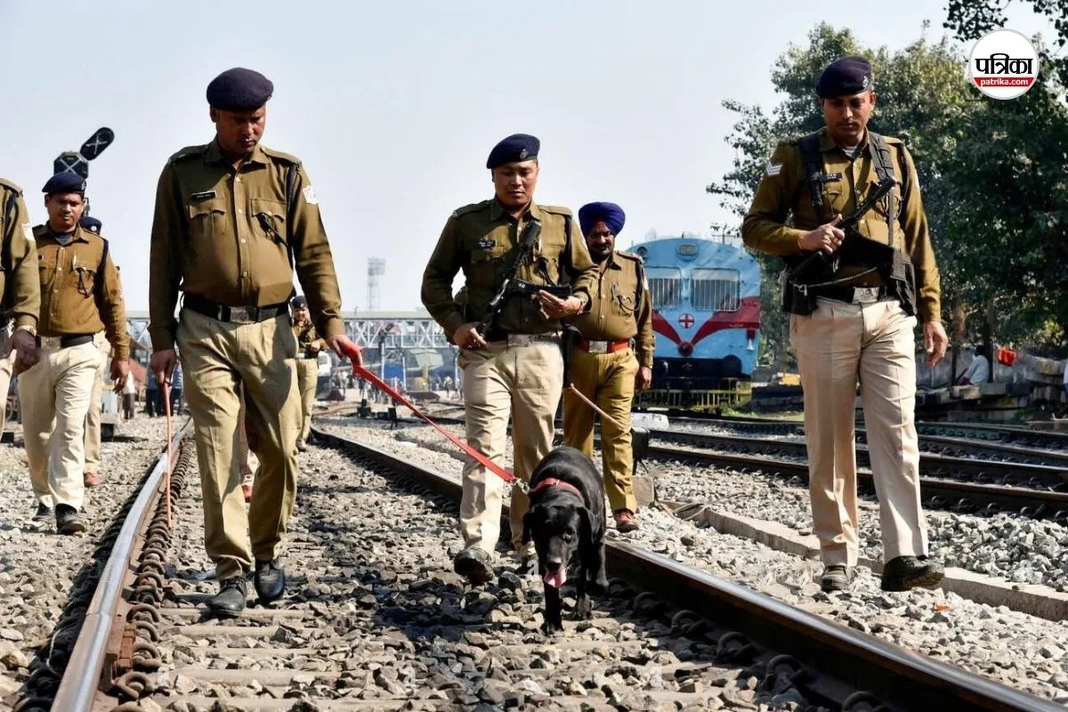 पश्चिम बंगाल में ड्रग्स तस्करी पर बड़ी कार्रवाई, नक्सलबाड़ी में ब्राउन शुगर और हिजली रेलवे स्टेशन पर 10 किलो गांजा जब्त
