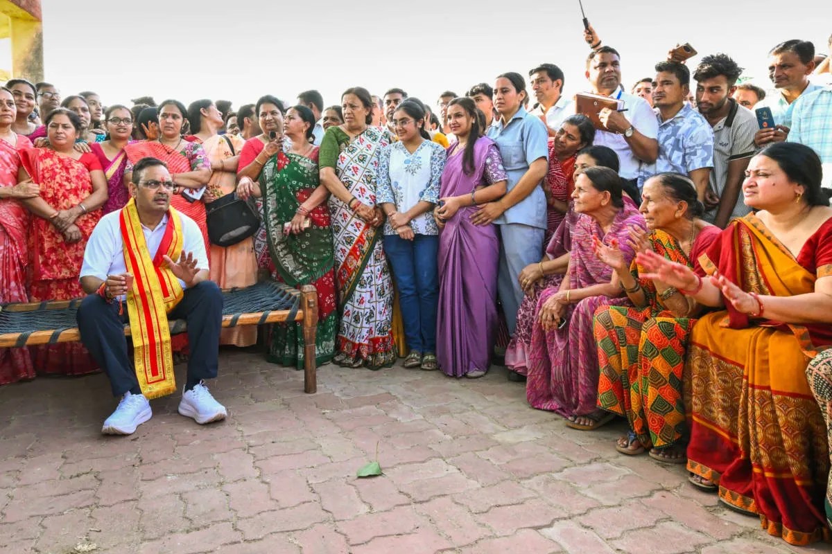 युवती के सवाल पर सीएम भजनलाल शर्मा का जवाब, कहा- भ्रम न फैलाएं, बताएं हमारे कार्यकाल में कब लीक हुआ पेपर