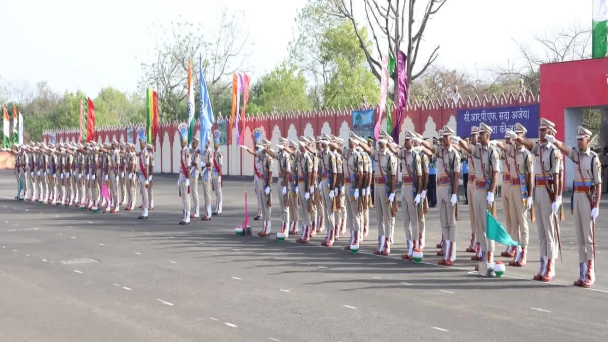 यहां सीआरपीएफ के अधिकारियों ने किया कुछ ऐसा कि …