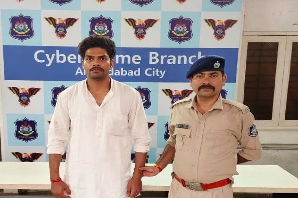 Ahmedabad: मित्रता का प्रस्ताव ठुकराने पर आरोपी ने सोशल मीडिया पर युवती को किया शर्मशार, दिल्ली से गिरफ्तार