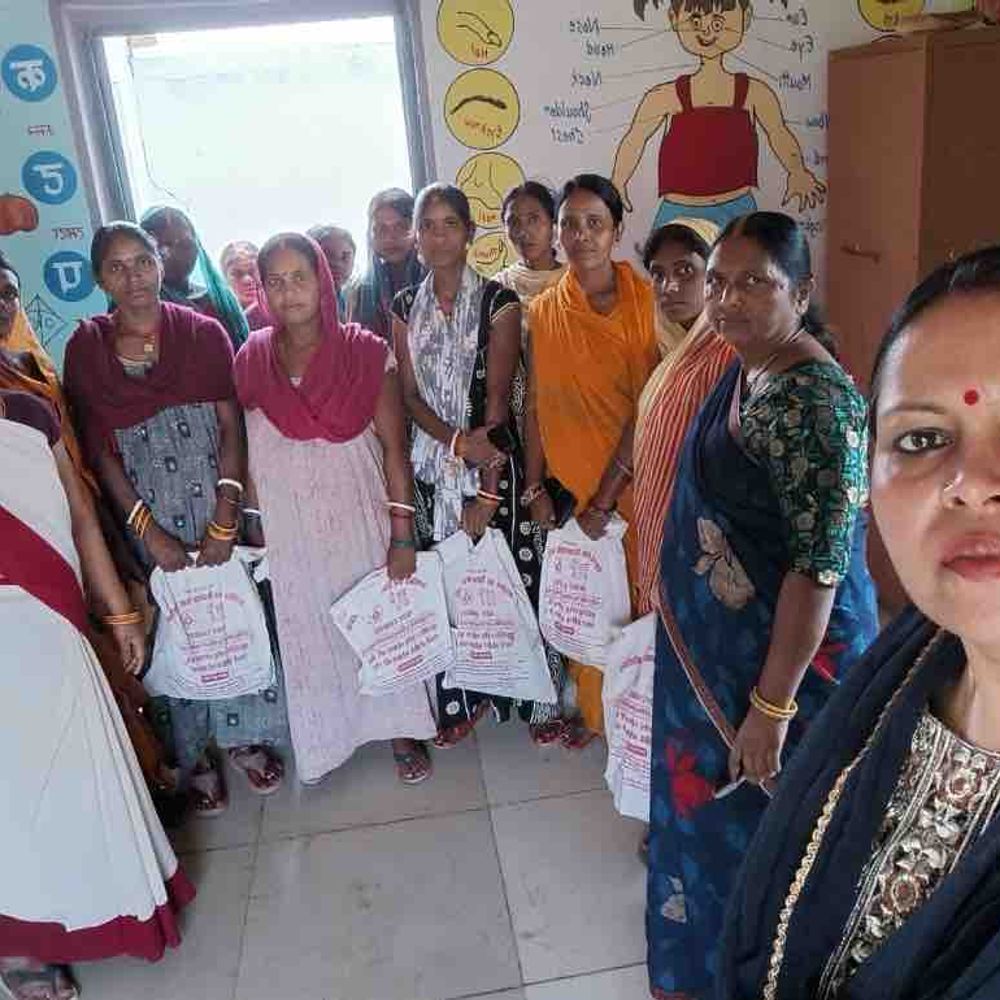 नरहट में 130 आंगनबाड़ी केंद्रों पर राशन वितरण:सीडीपीओ ज्योति सिन्हा ने खुद पहुंचकर किया निरीक्षण