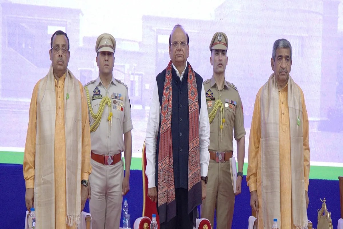 आगे बढ़ने को जिज्ञासा, नया सीखने की उत्सुकता होना जरूरी: सक्सेना