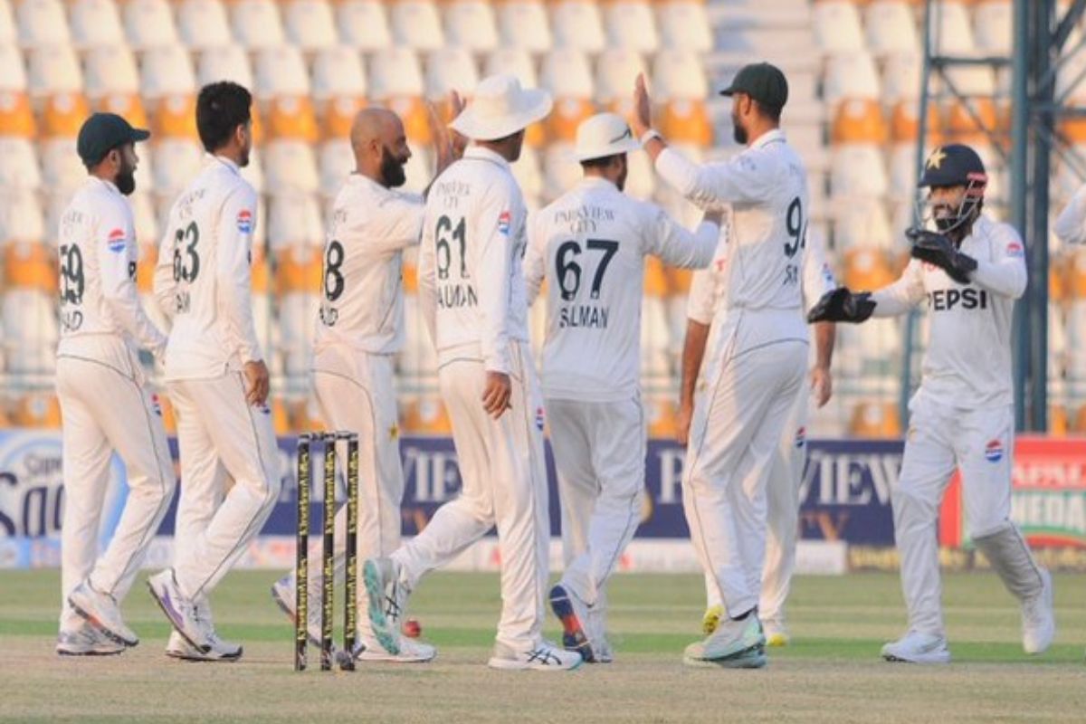 बंगालदेश से टेस्ट मैच हारने के बाद पाकिस्तान को एक और झटका, ICC ने काटे 8 अंक, WTC पॉइंट्स टेबल में 8वें स्थान पर पहुंचा