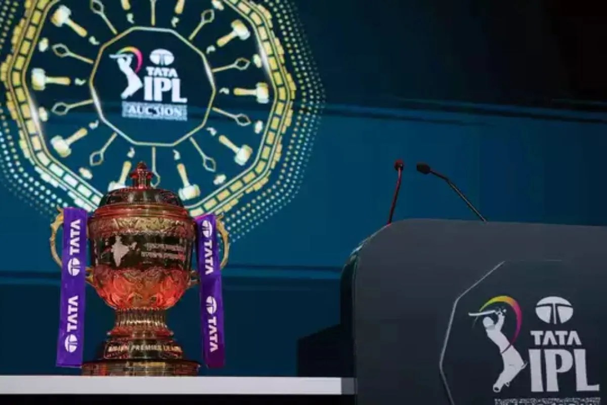 IPL में ‘हनी-ट्रैप’ का खतरा, BCCI ने फ्रेंचाइजियों और खिलाड़ियों को चेताया, होटल के कमरों में आने-जाने के नियम सख्त, उल्लंघन करने पर होगी कार्रवाई