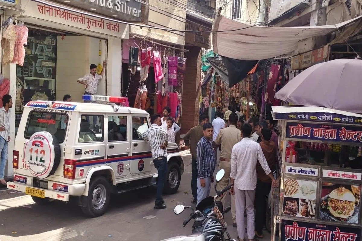 Jalore Crime News: जालोर में दिनदहाड़े चोरी, महिला की थैली में लगाया कट, लाखों के गहने किए पार