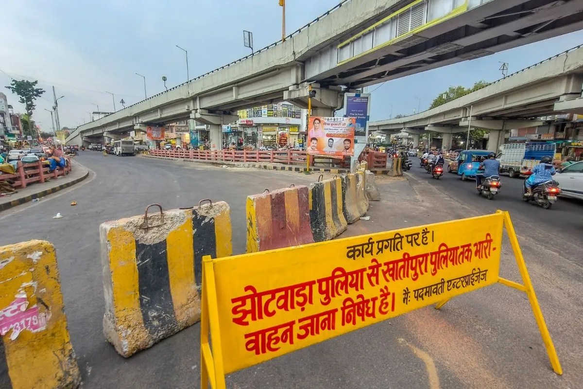 झोटवाड़ा पुलिया बंद, स्थानीय व्यापारियों ने जताया विरोध, देखें तस्वीरें