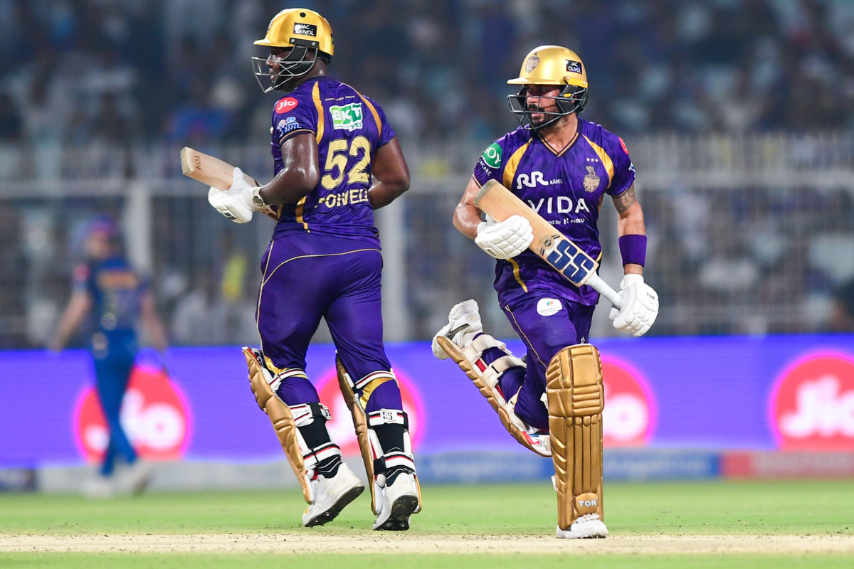 KKR vs MI: कोलकाता नाइट राइडर्स ने मुंबई इंडियंस को 4 विकेट से हराया, प्लेऑफ की रेस में खुद को रखा बरकरार