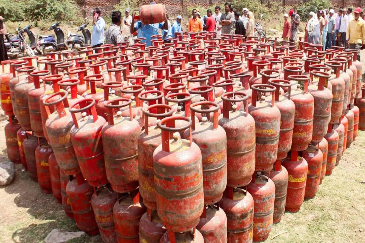 गैस संकट की आशंका ! ग्वालियर में 25 नहीं, ’35 दिन’ बाद मिलेगा LPG गैस सिलेंडर