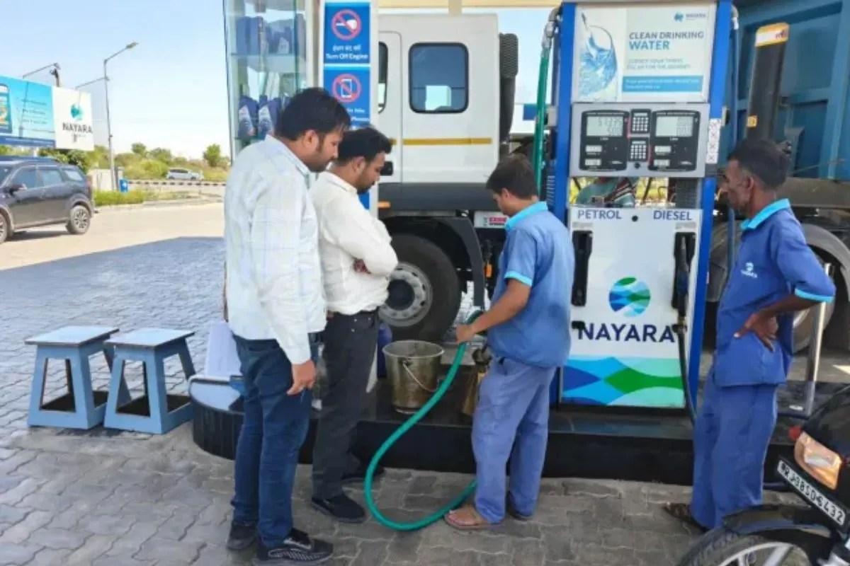 Petrol Diesel Price Today: तेल कंपनियों ने फिर बढ़ाए दाम, देश में पेट्रोल 86 पैसे और डीजल 83 पैसे प्रति लीटर महंगा