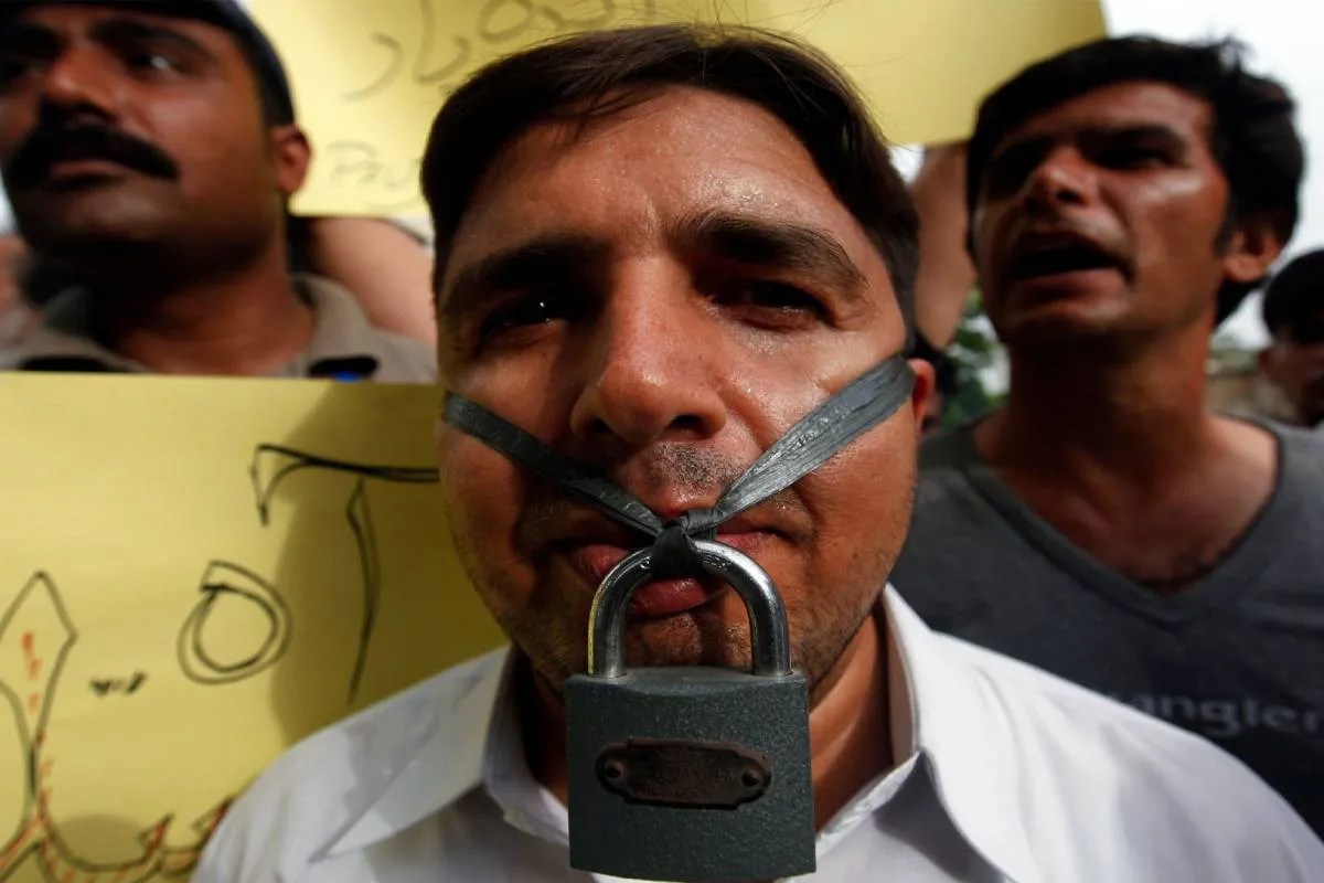 अखबार में क्या छपेगा,टीवी पर क्या दिखेगा, पर्दे के पीछे से तय करेगी सरकार ? पाकिस्तानी पत्रकारों को मिल रहीं ‘सीक्रेट’ धमकियां!