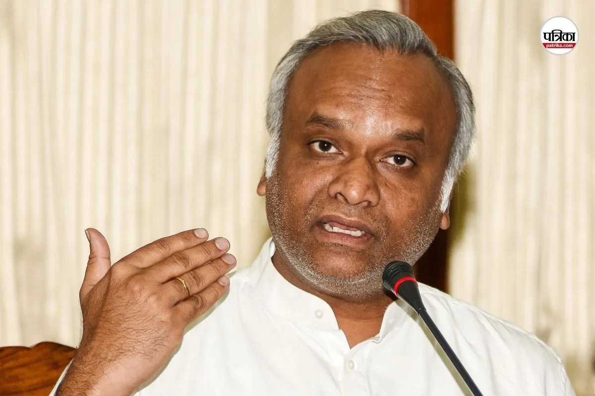 NEET UG 2026 Paper Leak पर प्रियांक खरगे का बड़ा हमला, बोले- BJP-RSS ने बर्बाद किया छात्रों का भविष्य; धर्मेंद्र प्रधान से मांगा इस्तीफा