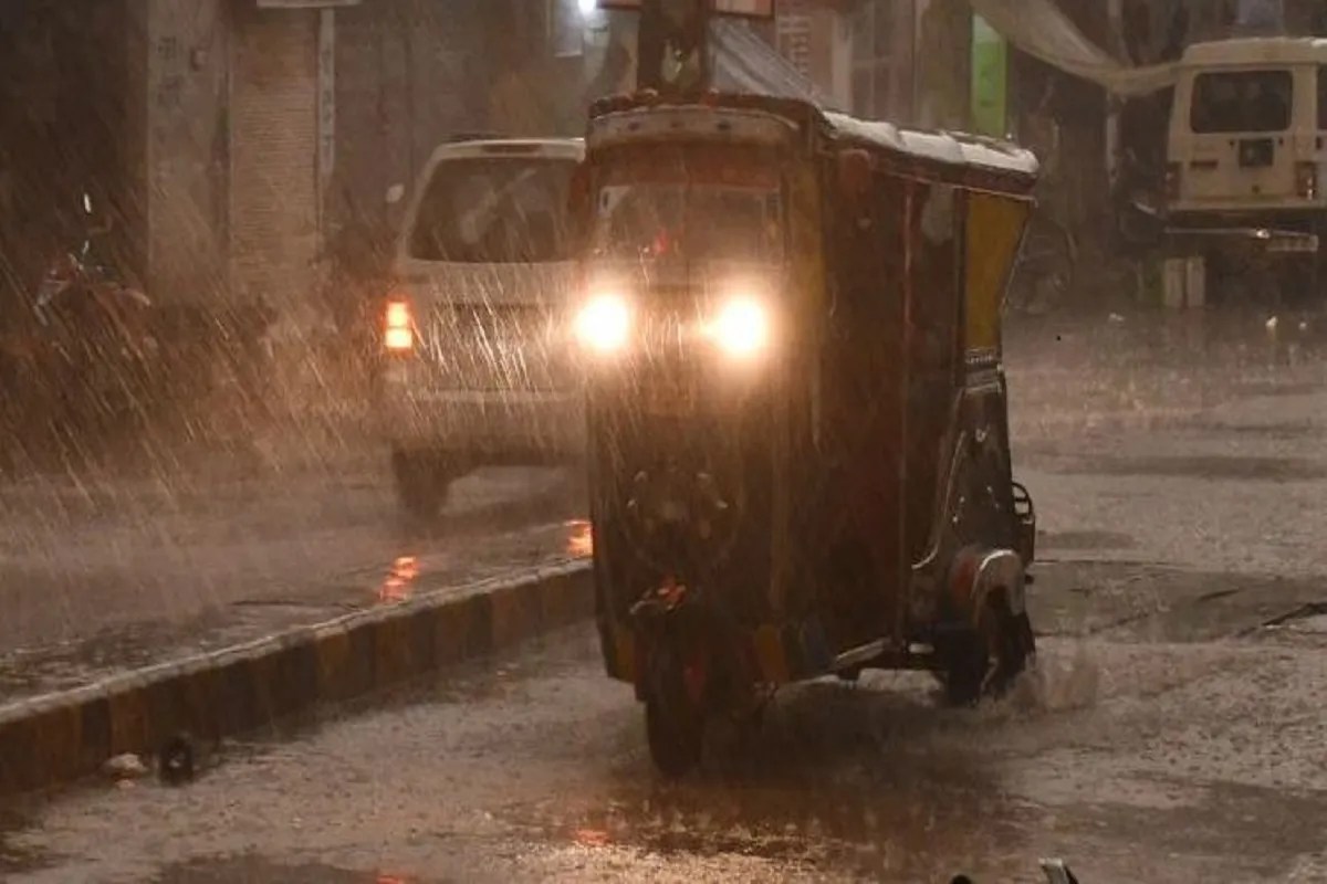 Weather News : रेगिस्तान में राहत की फुहार, चूरू में झमाझम बारिश