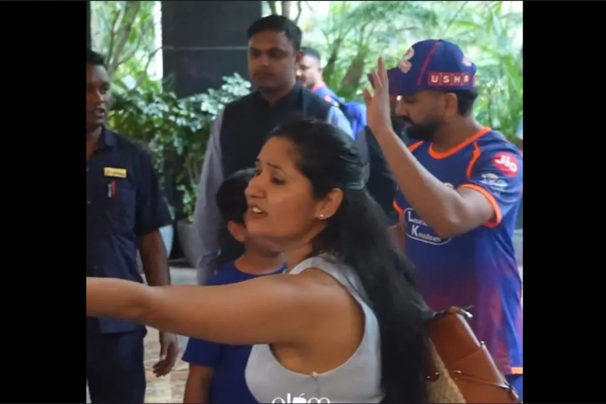 ‘तो अब मैं क्या करूं?’ जब महिला फैन की हरकत से चिढ़े रोहित शर्मा, वायरल हुआ वीडियो