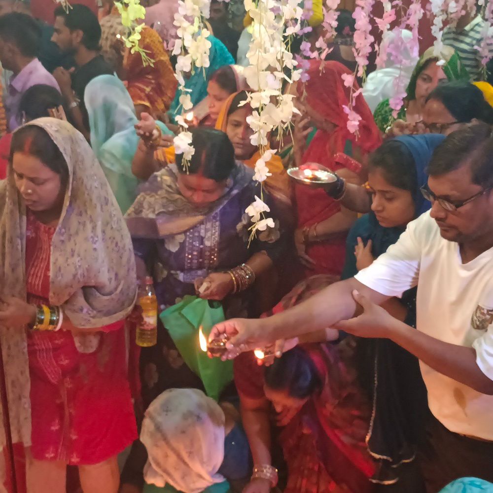जहानाबाद में शनि देव जन्मोत्सव मनाया गया:ऊँटा मोड़ मंदिर में आरती का आयोजन, भक्तों ने सुख-समृद्धि की कामना की