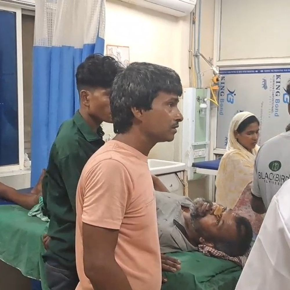स्कॉर्पियो ने टोटो को मारी टक्कर, 5 घायल:अररिया-फारबिसगंज मार्ग पर हादसा, युवक का दोनों पैर टूटा, चालक फरार