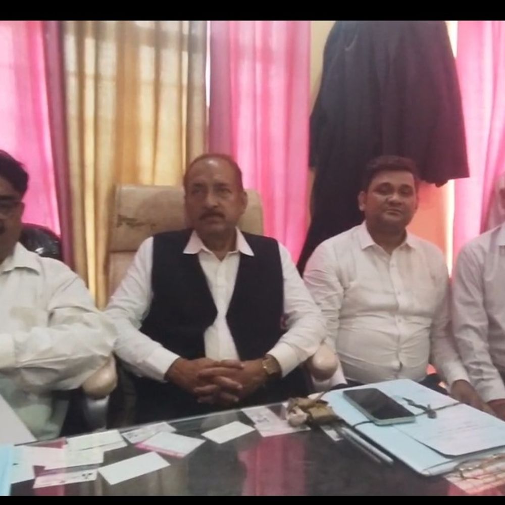 बेतिया कोर्ट में 4 आरोपियों को 10 साल की सजा:2018 गोलीबारी मामले में बड़ा फैसला, तीन लोग गंभीर रूप से हुए थे घायल