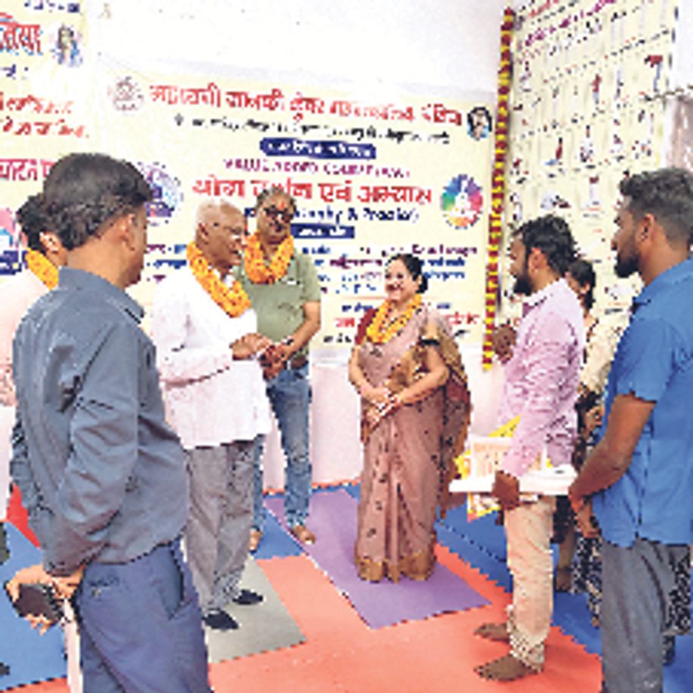 एमजेके कॉलेज में वोकेशनल कोर्स योग व पुस्तकालय विज्ञान की संभावनाओं को तलाशने पहुंची विवि की टीम