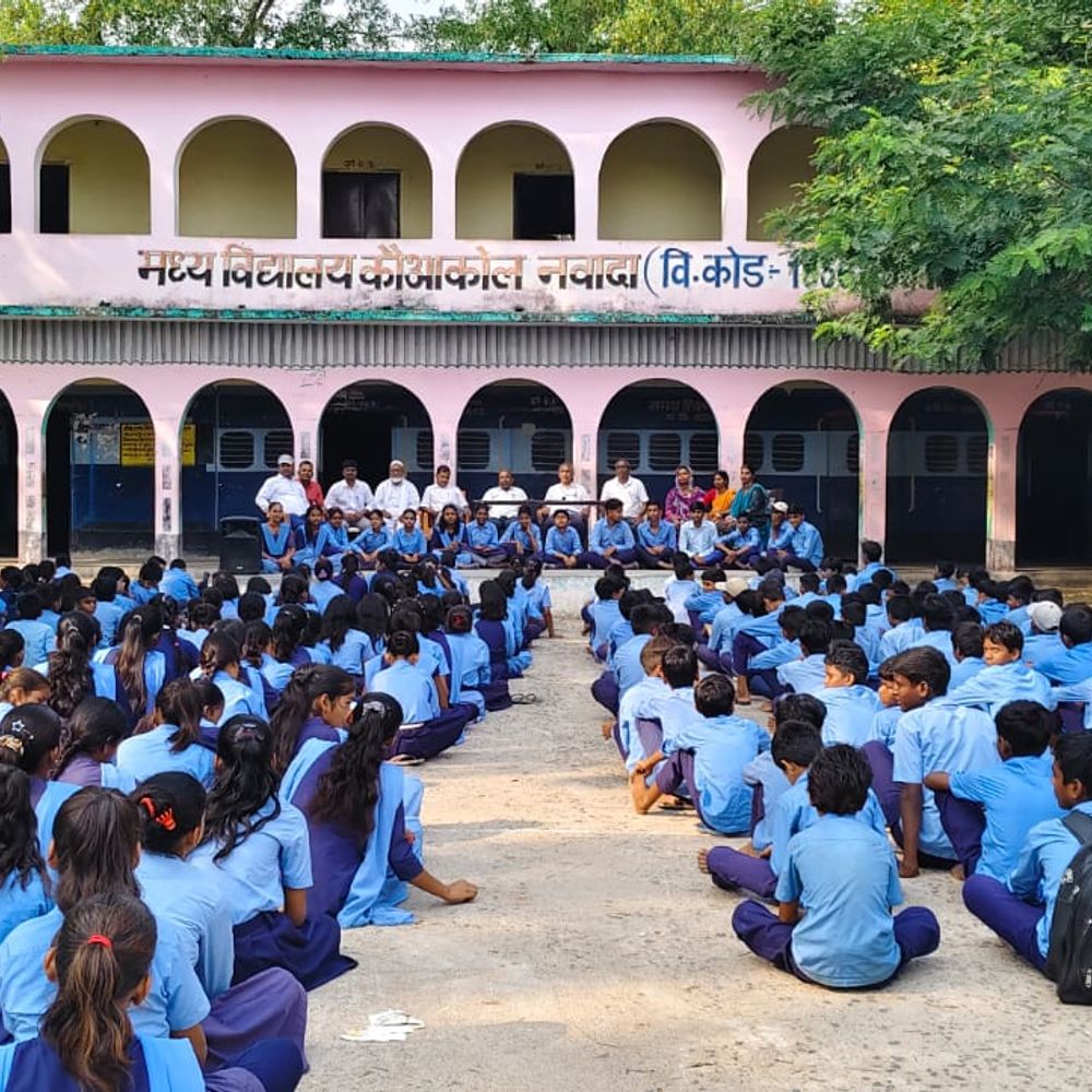 मध्य विद्यालय कौआकोल में बाल संसद चुनाव
