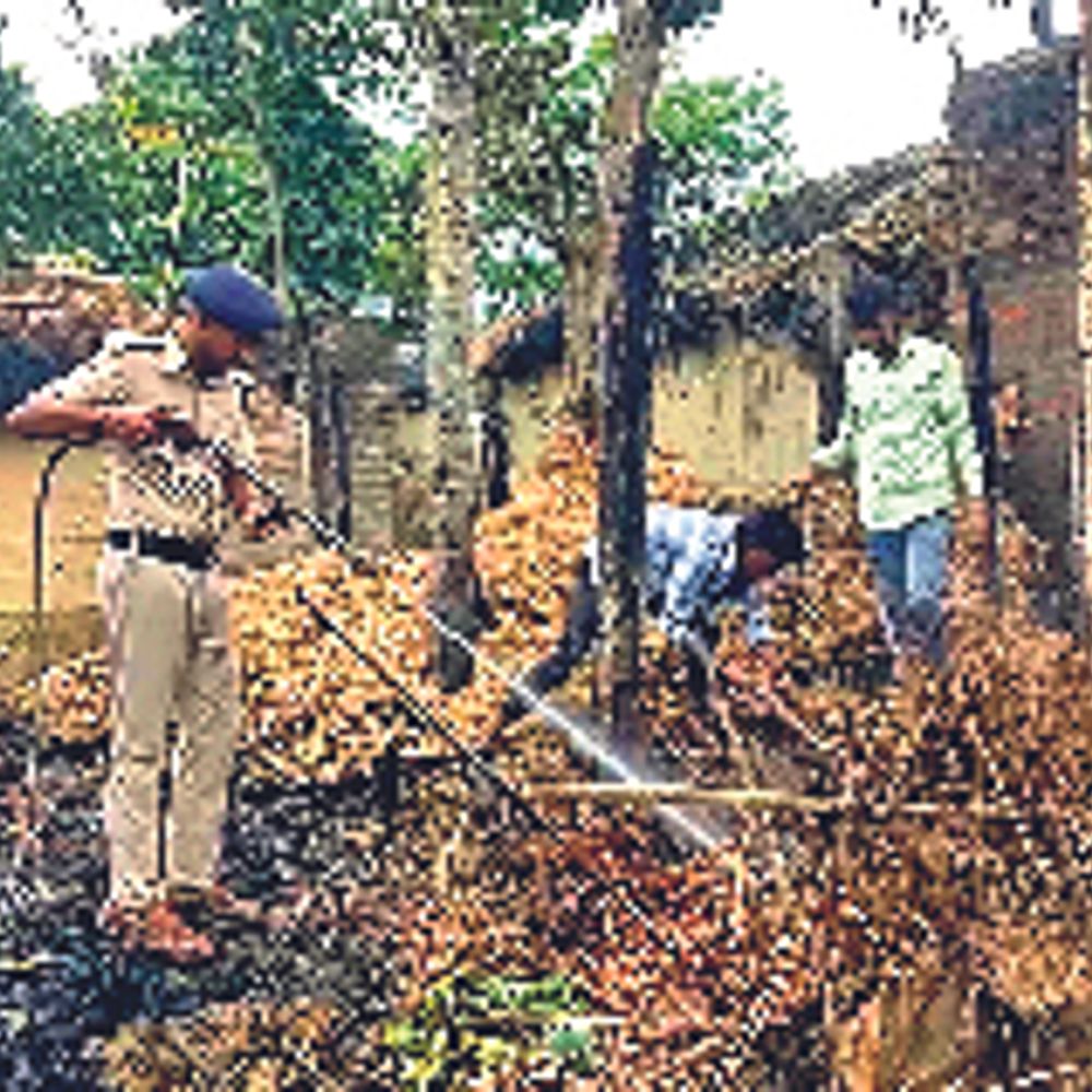 सबैठवा में अगलगी से चार घर जल कर राख; नकद, जेवर और सामान भी नष्ट