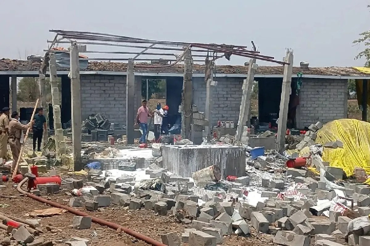 MP News- देवास फैक्ट्री ब्लास्ट में सरकार का बड़ा एक्शन, चार बड़े अफसर निलंबित