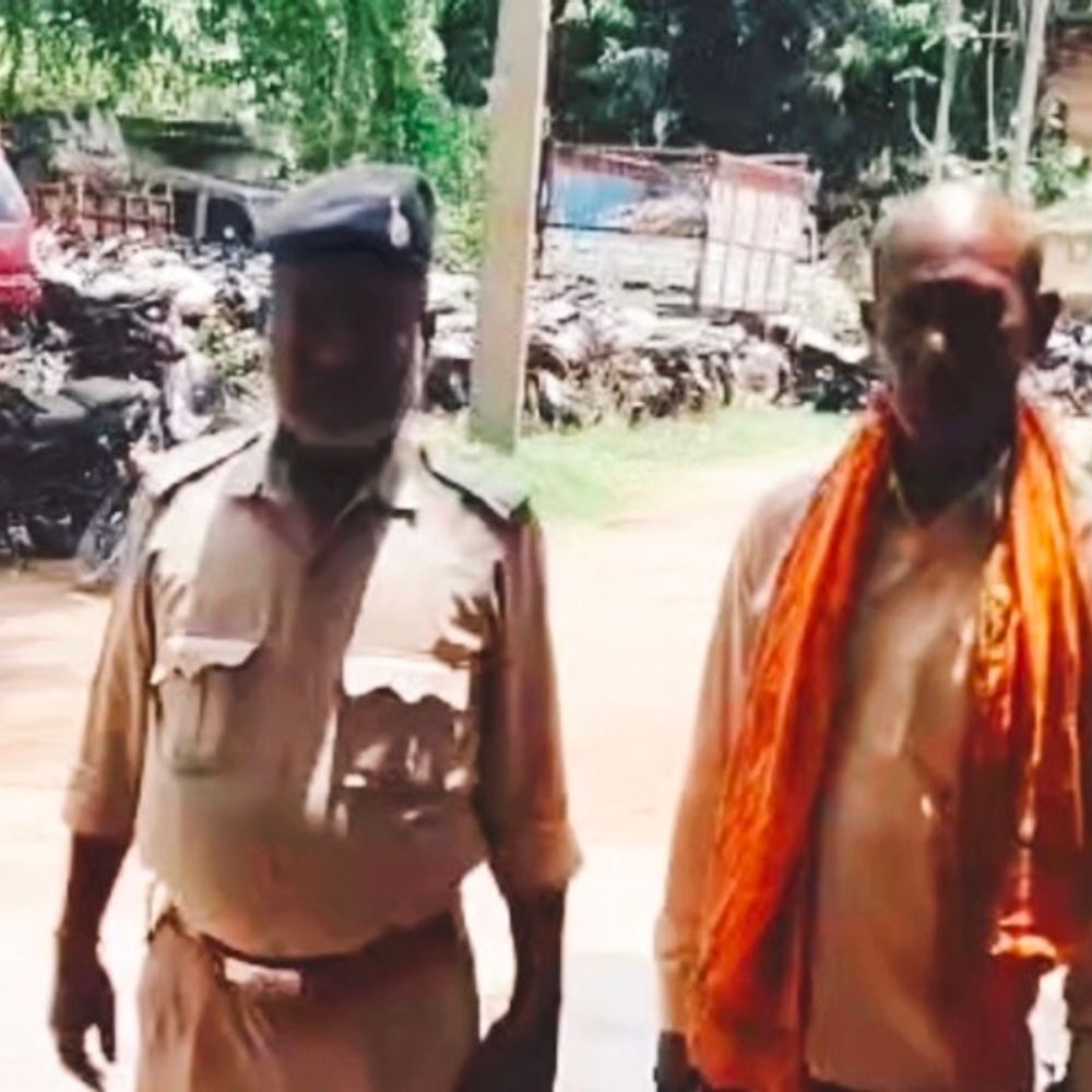 शेखपुरा में फरार शराब कारोबारी अरेस्ट:4 महीने पहले घर से बरामद हुई थी शराब, पहले भी जा चुका है जेल