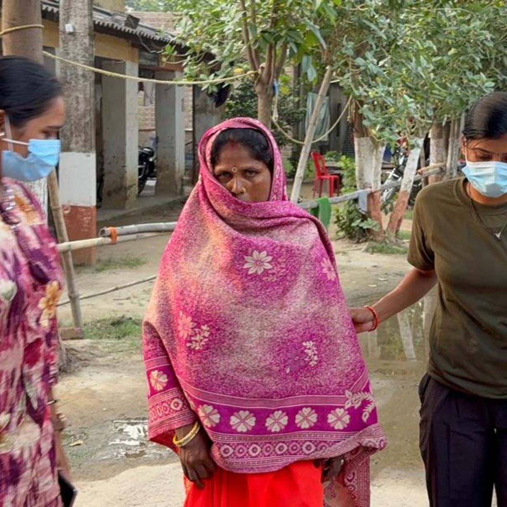 200 ग्राम स्मैक के साथ महिला तस्कर गिरफ्तार:सहरसा रेलवे स्टेशन के पास DIU का एक्शन, कीमत 10 लाख