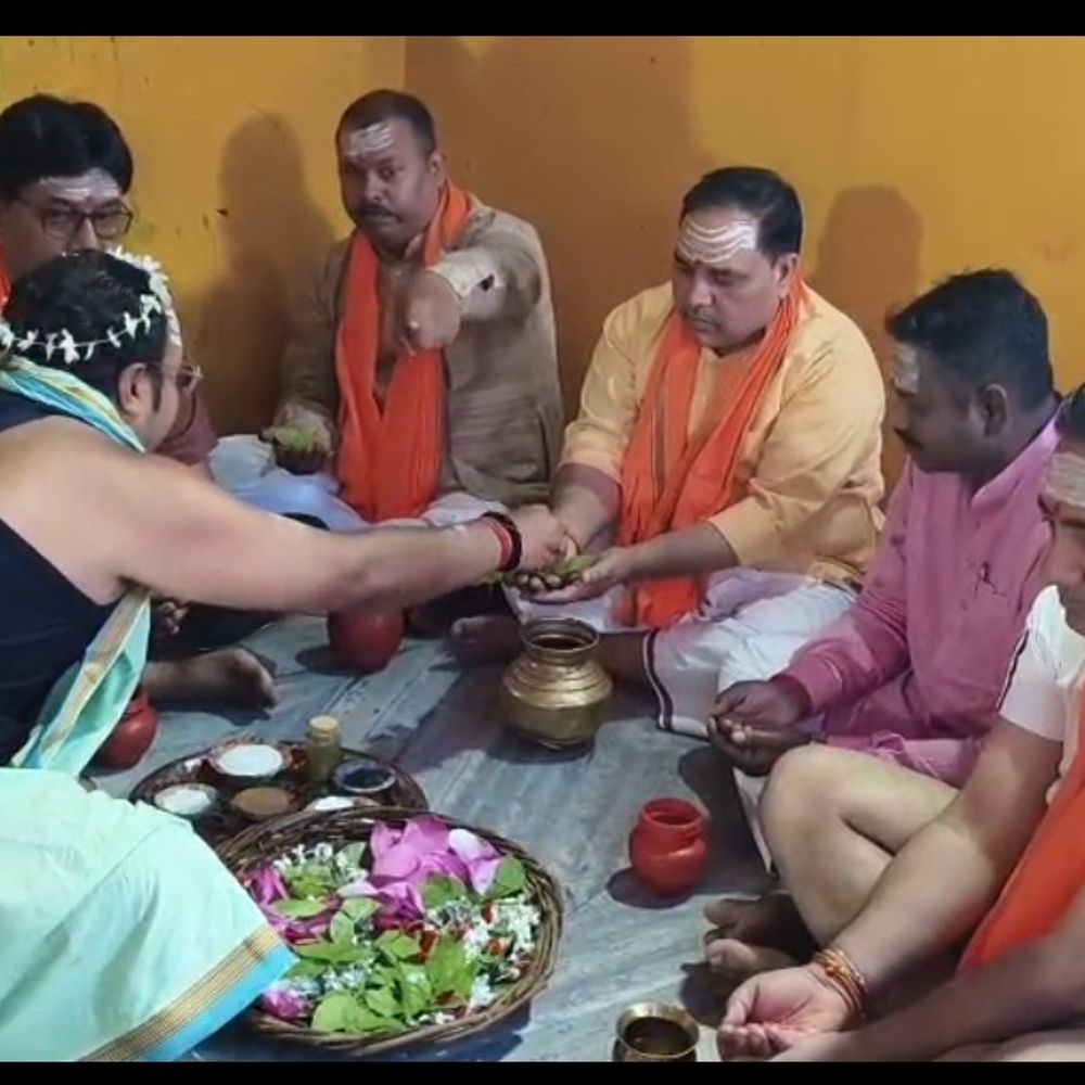 बंगाल में जनता ने वर्षों पुराना राजनीतिक माहौल बदला:देवघर पहुंचे भाजपा संगठन मंत्री कर्मवीर सिंह, पार्टी पदाधिकारियों के साथ की बैठक