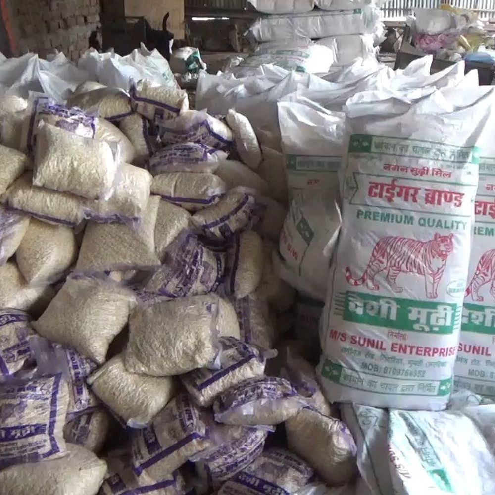 अररिया में PMFME योजना से सुनील ने खोला मूढ़ी फैक्टरी:मासिक आय 50 हजार, 25 युवाओं को दिया रोजगार