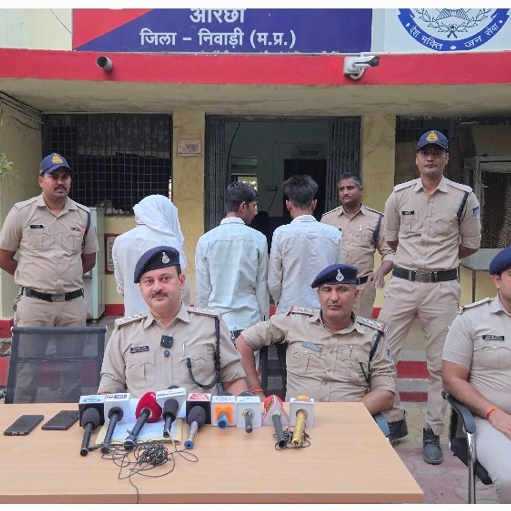 ओरछा में चोरी हुई अर्टिगा कार बरामद:बरूआसागर से मिली, तीन आरोपियों को गिरफ्तार