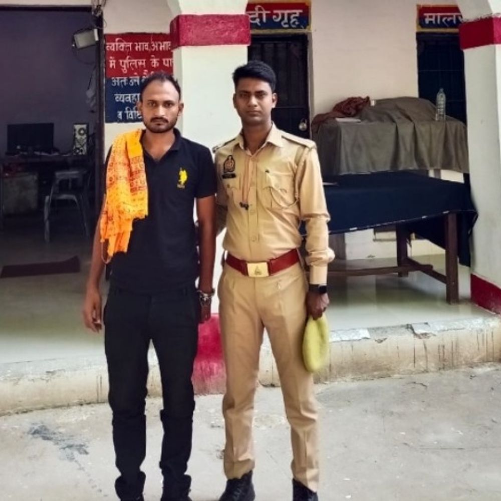 बेटे-बहू समेत 5 को आजीवन कारावास:फिरोजाबाद में दंपति की गोली मारकर हत्या की थी, 20-20 हजार का जुर्माना लगाया
