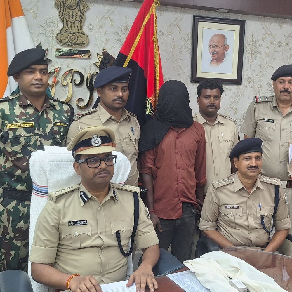 बांका में अवैध हथियारों के साथ युवक अरेस्ट:पुलिस ने 2 बंदूकें और कारतूस बरामद किए,एसपी बोले-आपराधिक इतिहास की जांच