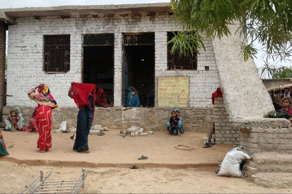 Rajasthan : पति-पत्नी झगड़ रहे थे, समझाने गया, कुल्हाड़ी से बड़े भाई की कर दी हत्या