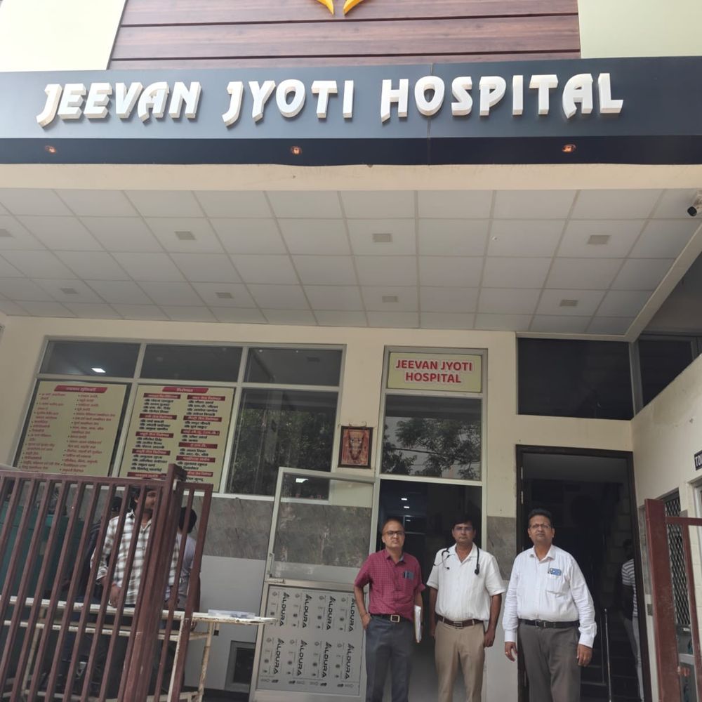 गलत ब्लड चढ़ाने से मरीज की मौत का आरोप:कानपुर में परिवार ने हंगामा किया, जीवन ज्योति अस्पताल संचालक, डॉक्टर-स्टाफ पर मुकदमा