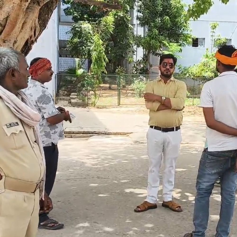 कैमूर में बाइक सवार की मौत:अज्ञात वाहन ने मारी टक्कर; खैंठी पुल के नीचे मिला शव, खेत जाने के दौरान हुआ हादसा