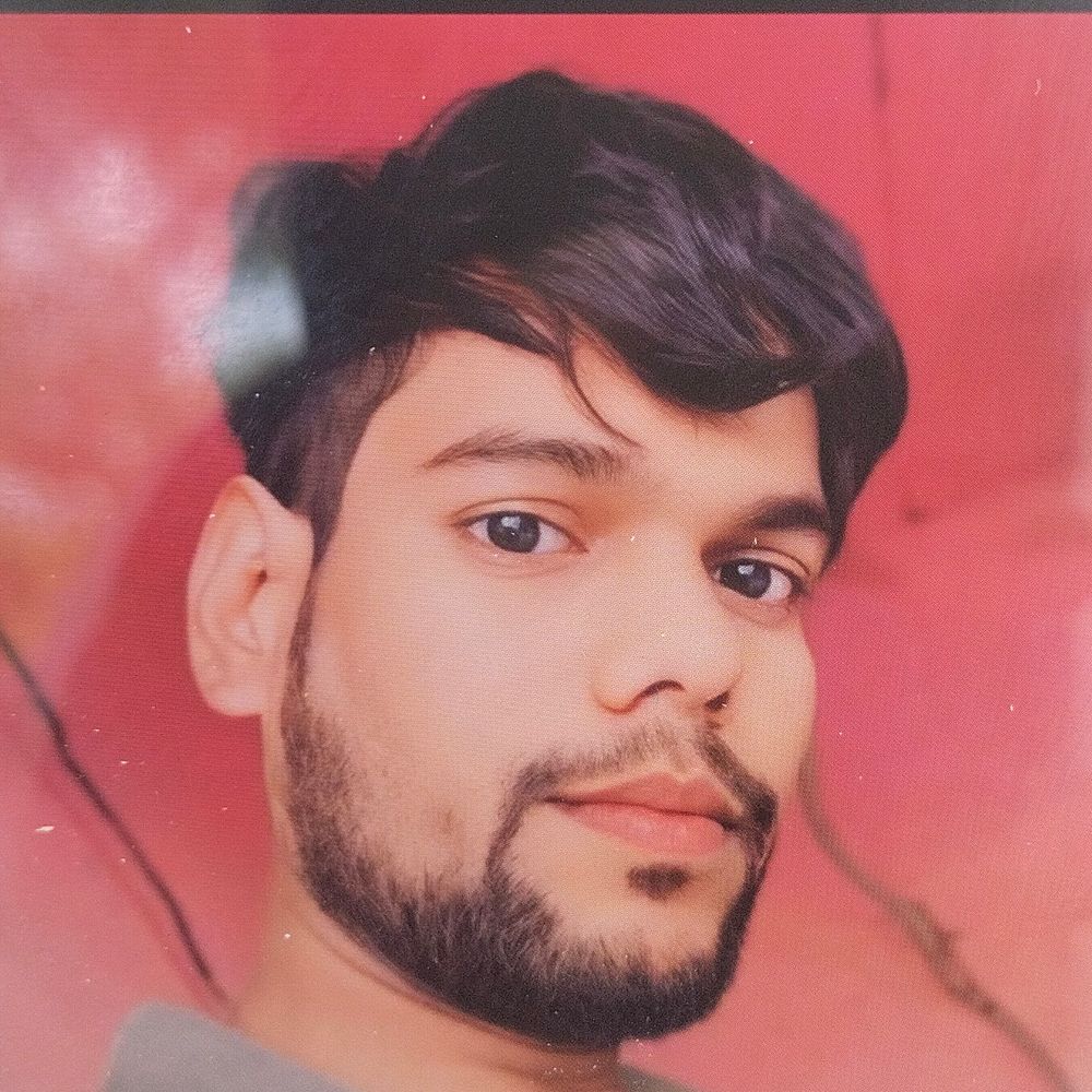 युवक ने बहन को फोन किया, फिर लगा ली फांसी:परिजनों को कमरे के अंदर लटका मिला शव, सुसाइड का कारण स्पष्ट नहीं
