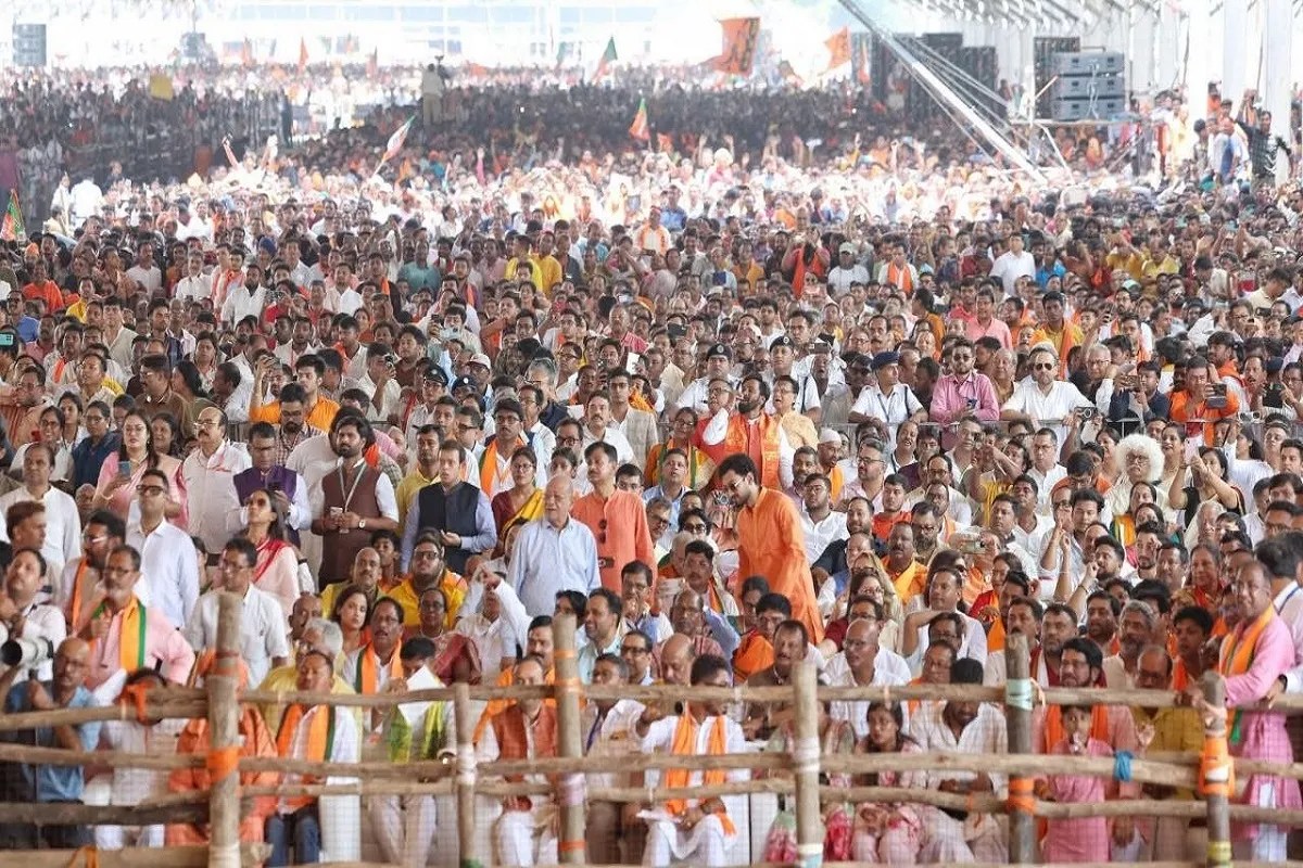पश्चिम बंगाल में भाजपा की पहली सरकार: धूप और उमस में भी लोगों का उत्साह रहा चरम पर