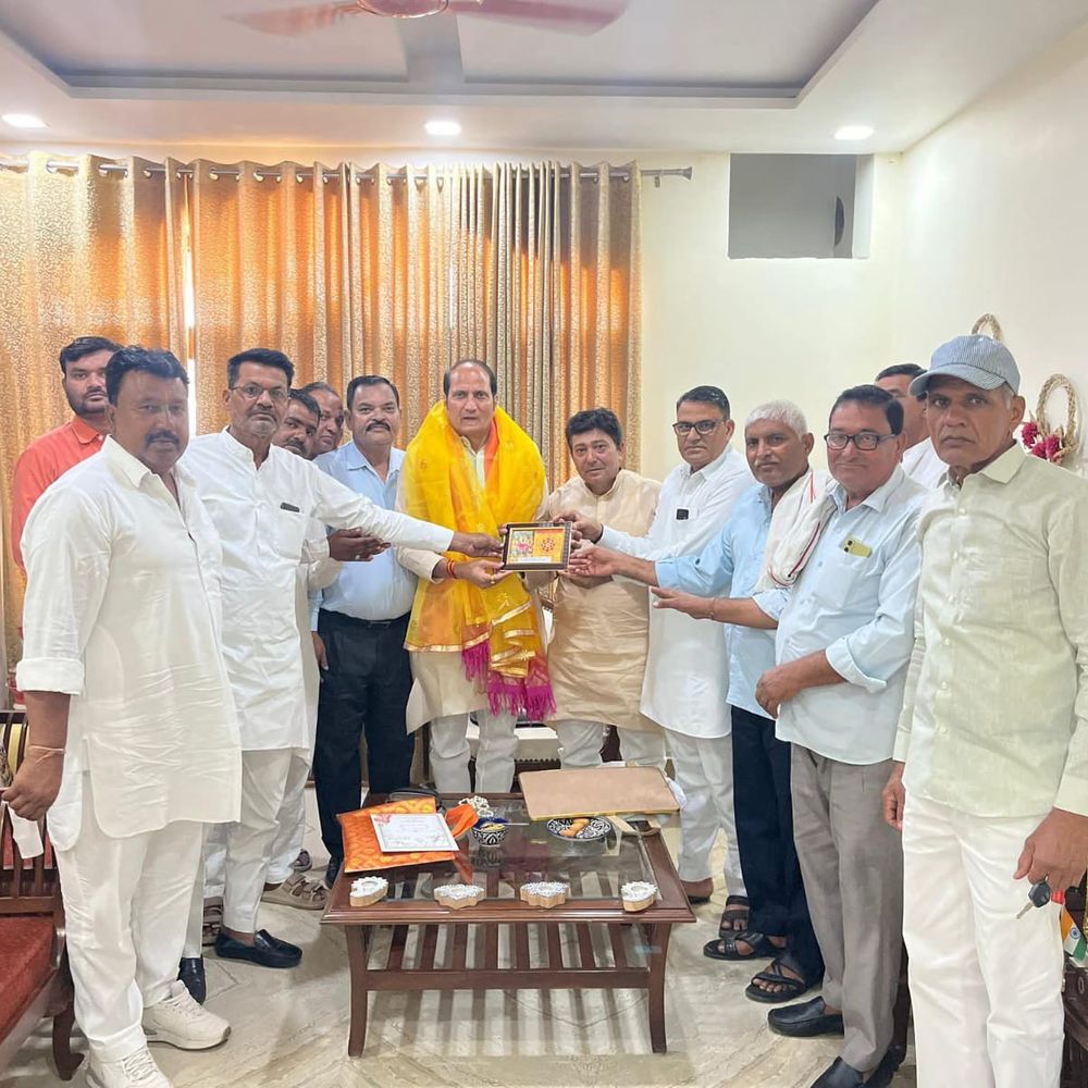 पूर्व मंत्री सुरेश राणा ने सुनी जनता की समस्याएं:शामली में जनता दर्शन कार्यक्रम किया, अधिकारियों को दिए समाधान के निर्देश