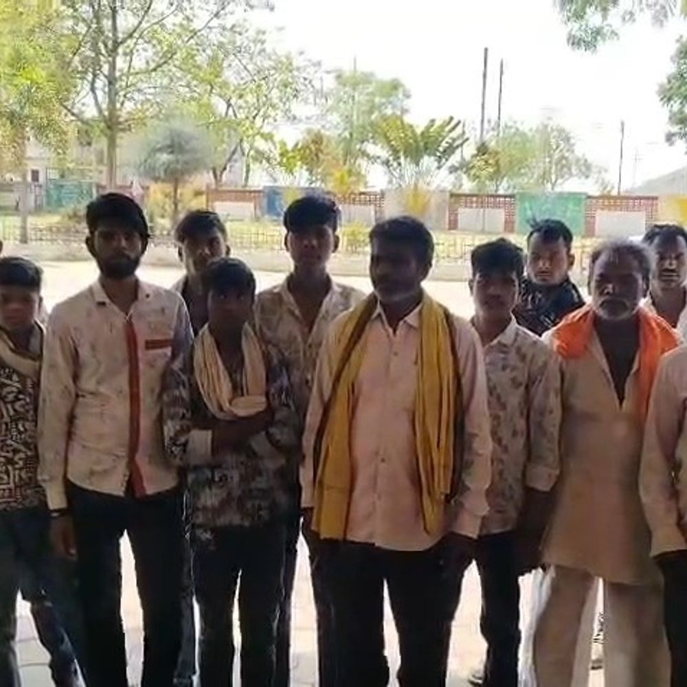 शाजापुर के मण्डोदा में अवैध खनन का आरोप:लोग बोले- पर्यावरण को नुकसान पहुंच रहे माफिया; ग्रामीणों को ट्रैक्टर से कुचलने का प्रयास किया