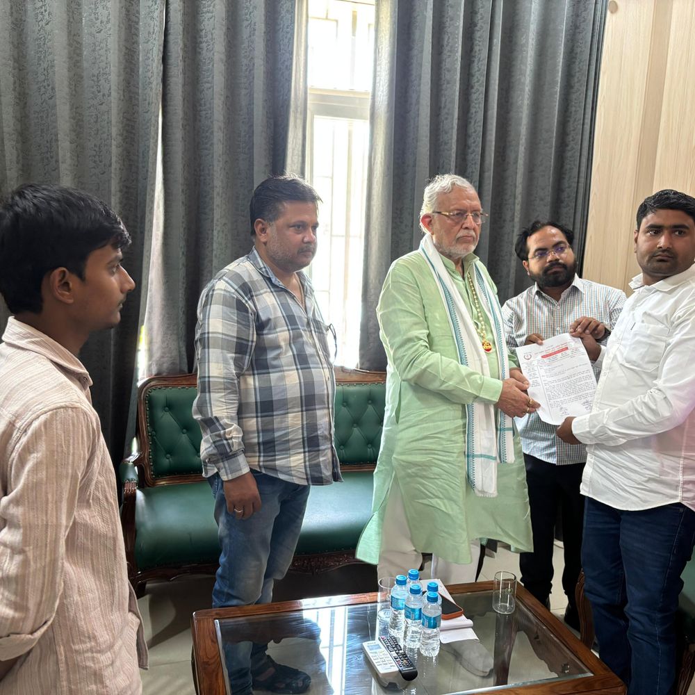 मृतक आश्रित कर्मचारियों ने पदोन्नति, लिपिक पद सृजन की मांग:वित्त मंत्री को भेजा मांग पत्र, बेसिक शिक्षा परिषद में समायोजन की अपील